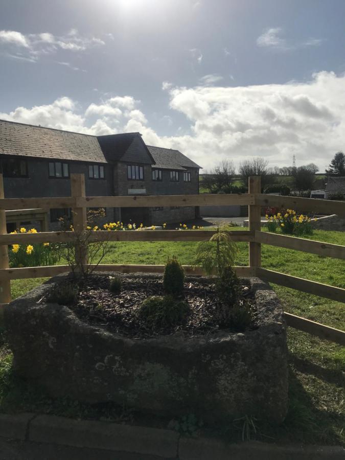 Smithaleigh Farm Rooms And Apartments Sparkwell Exterior photo